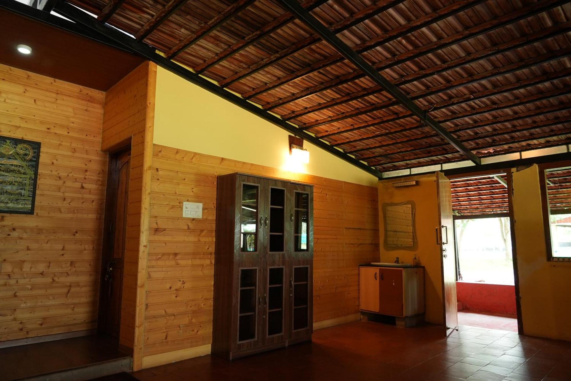 Labdhi Resorts Masinagudi- Stag Groups Not Allowed Rum bild